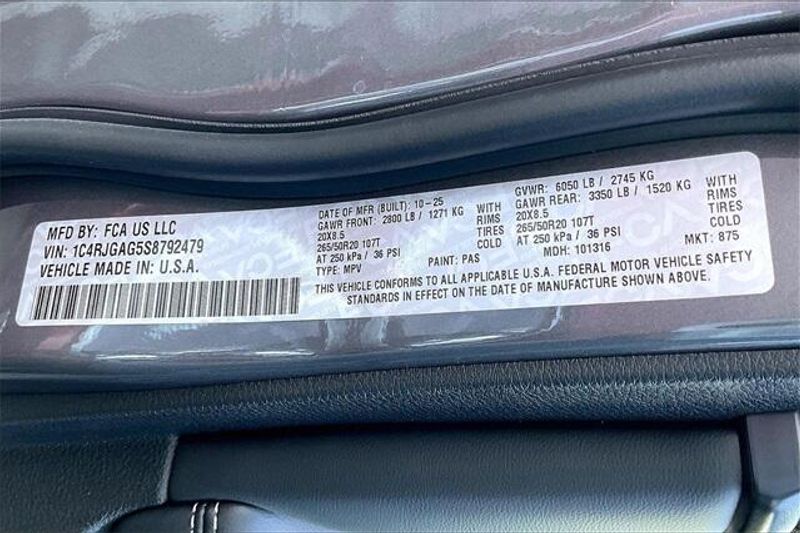 New 2025 Jeep Grand Cherokee Altitude 4x2Image 15