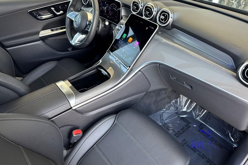 Used 2026 Mercedes-Benz GLC 300Image 18