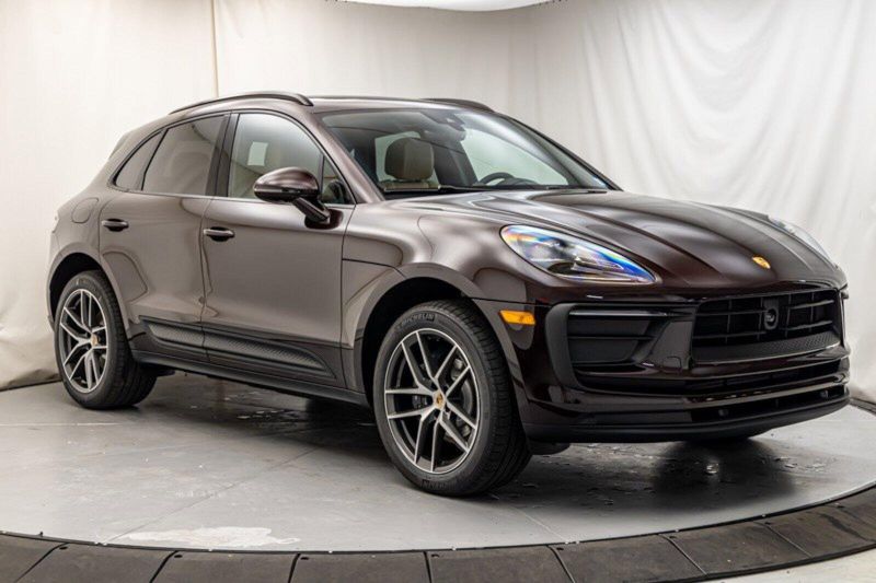 2024 Porsche Macan Image 8