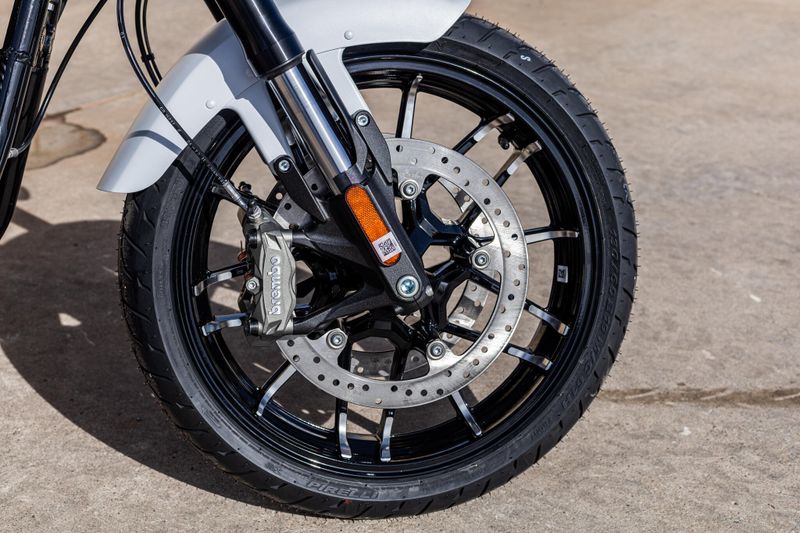 NEW 2025 INDIAN MOTORCYCLE SPORT CHIEF Image 4