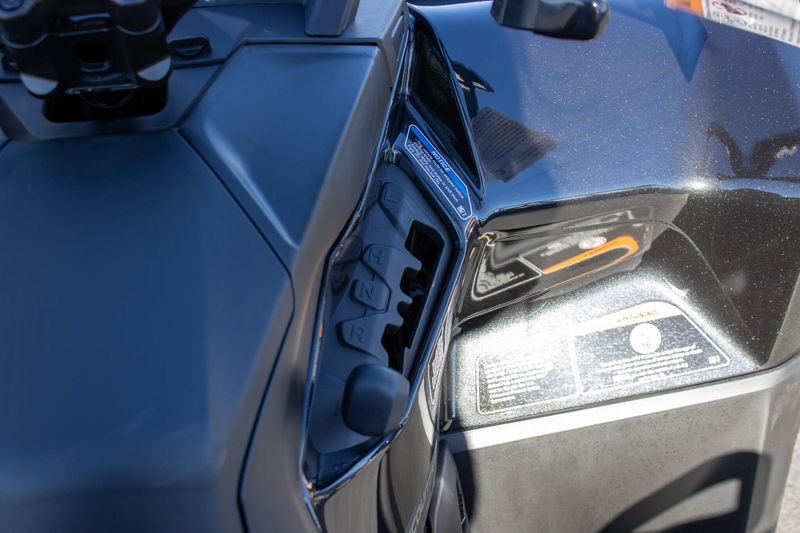 NEW 2026 CAN-AM OUTLANDER MAX 6X6 BACKCOUNTRY 1000R Image 29