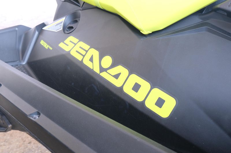 USED 2023 SEADOO SPARK TRIXX 3-UP ROTAX 900 HO ACE IBR Image 5