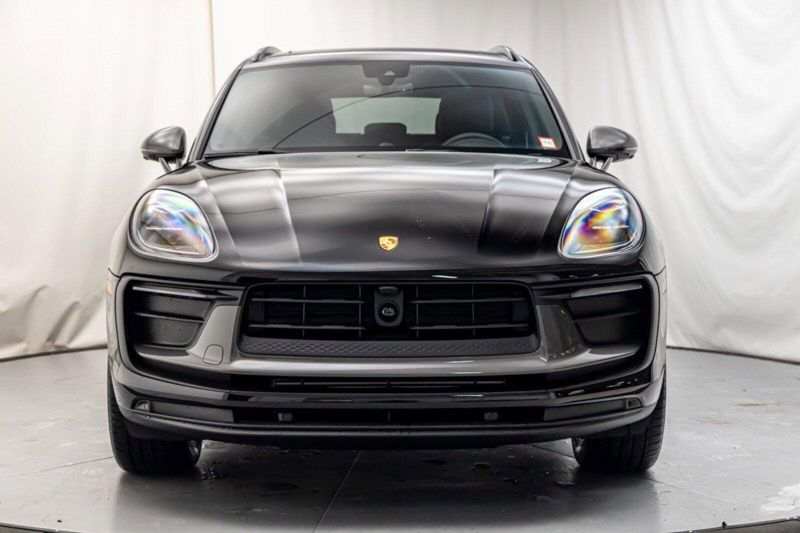 2024 Porsche Macan T in a Black exterior color and Black w/Chalk Stitchinginterior. Lotus Manhattan 347-395-5714 lotusmanhattan.com 