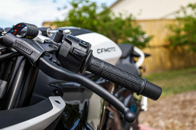 2025 CFMOTO 675 SS NEBULA WHITE Image 21