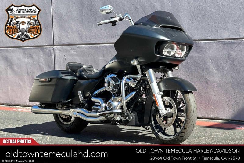 2017 Harley-Davidson Road Glide in a BLACK DENIM exterior color. BMW Motorcycles of Temecula – Southern California (951) 506-6903 bmwmotorcyclesoftemecula.com 