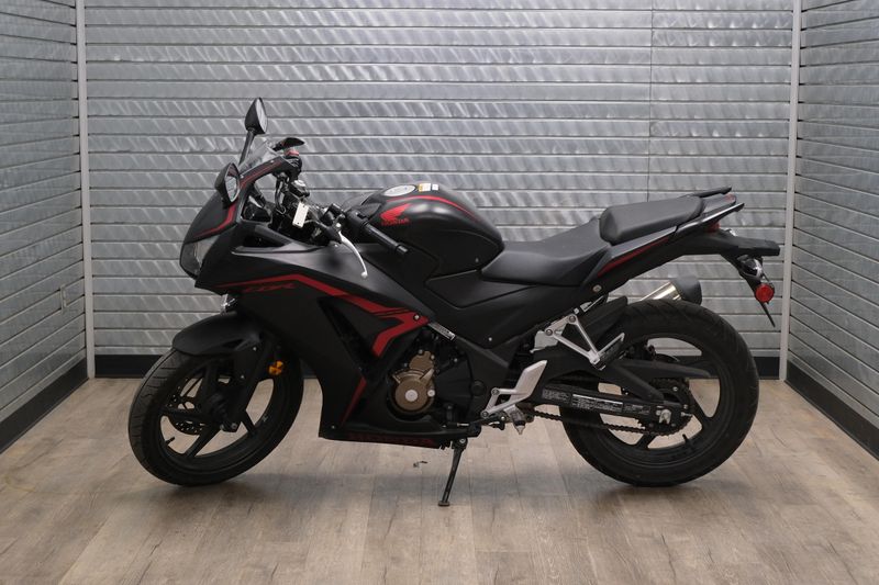 USED 2021 HONDA CBR300R Image 6