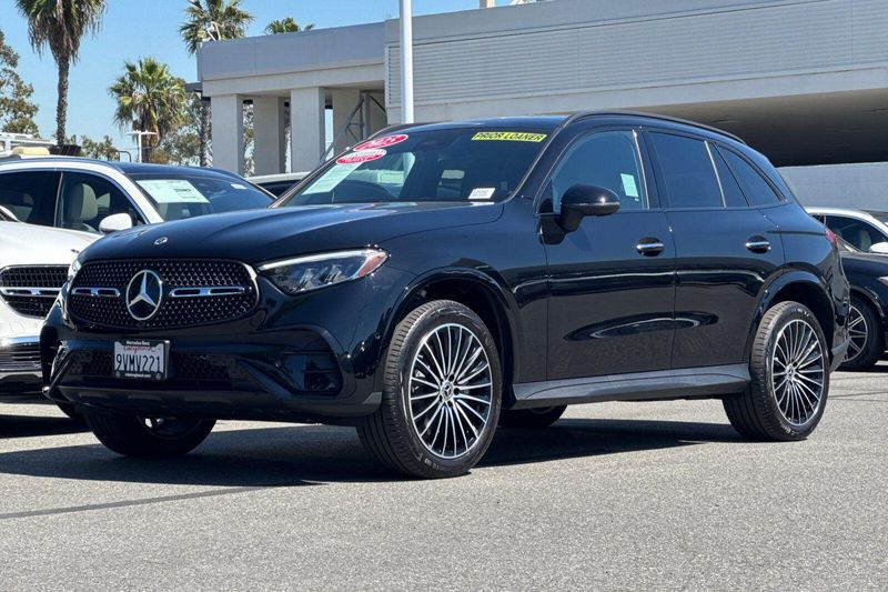 Used 2025 Mercedes-Benz GLC 300Image 8