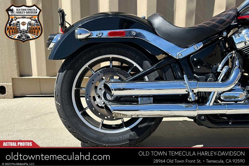 2018 Harley-Davidson Softail in a Black exterior color. BMW Motorcycles of Temecula – Southern California (951) 506-6903 bmwmotorcyclesoftemecula.com 