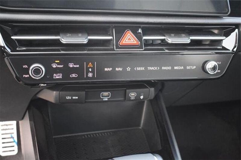 New 2025 Kia Niro EX TouringImage 29