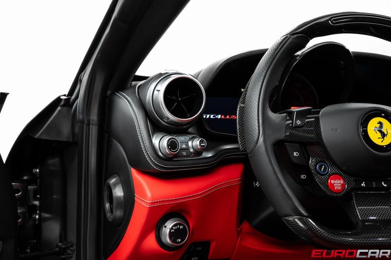 2020 Ferrari GTC4Lusso V12 *PASSENGER DISPLAY * CARBON STEERING WHEEL*Image 28