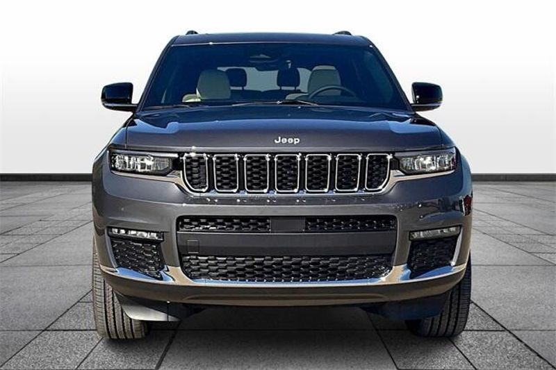 2025 Jeep Grand Cherokee L Limited 4x4Image 5