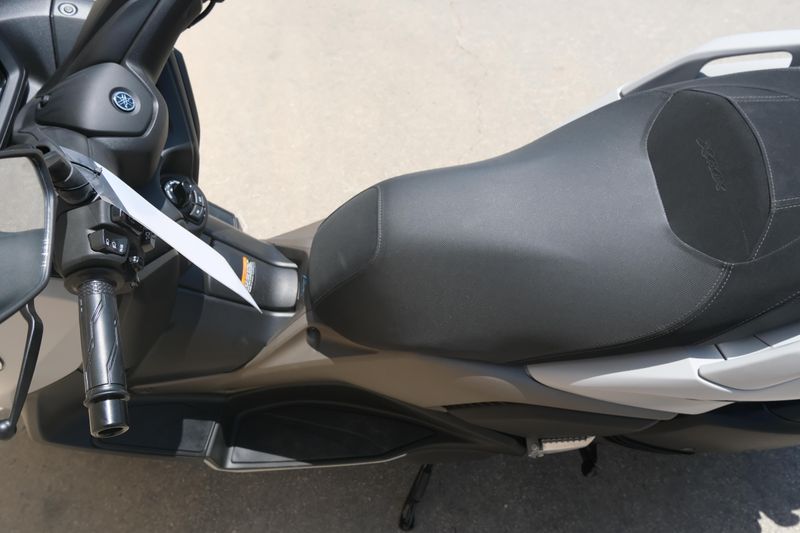 2024 Yamaha XMAX GRAY Image 11