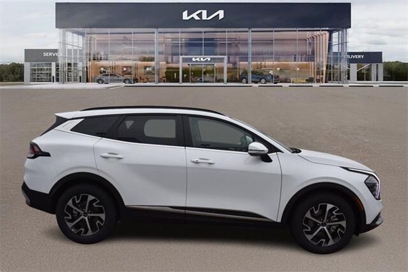 2025 Kia Sportage EXImage 2