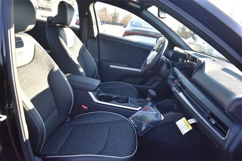2025 Kia K4 GT-LineImage 13