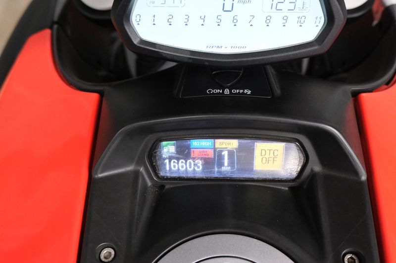 USED 2015 DUCATI DIAVEL Image 19