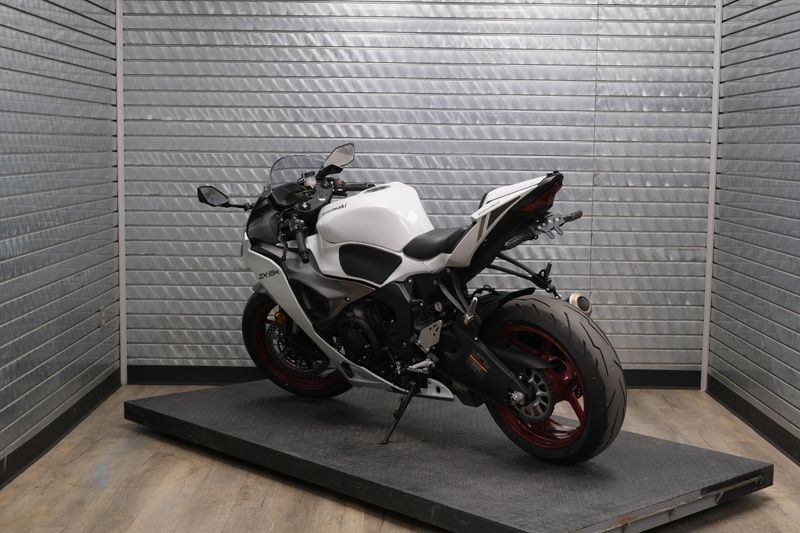 USED 2025 KAWASAKI NINJA ZX6R Image 5
