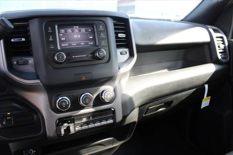 2023 RAM 3500 Chassis Cab Tradesman/SLTImage 19