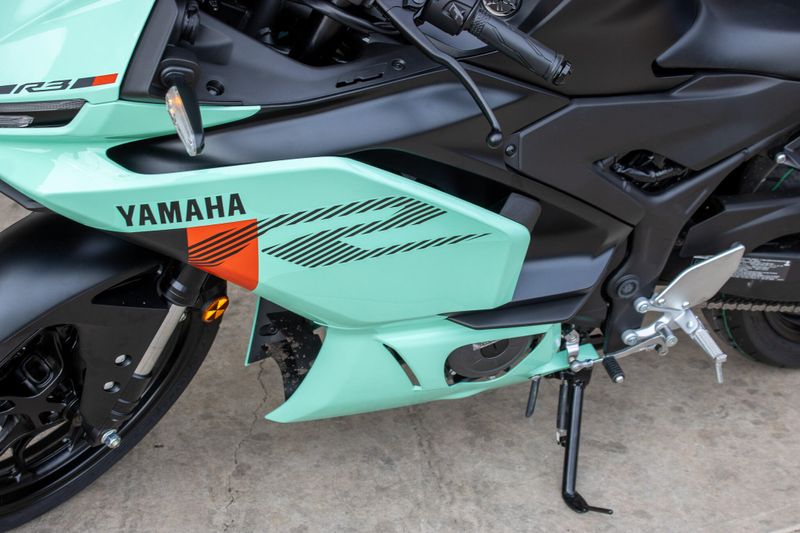 NEW 2026 YAMAHA YZFR3 ABS Image 15