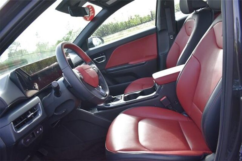 2025 Kia K4 Image 24