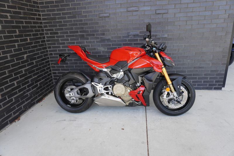 New 2026 Ducati STREETFIGHTER V4S 