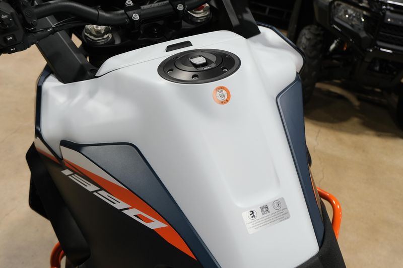 NEW 2026 KTM 1390 SUPER ADVENTURE R OT Image 14
