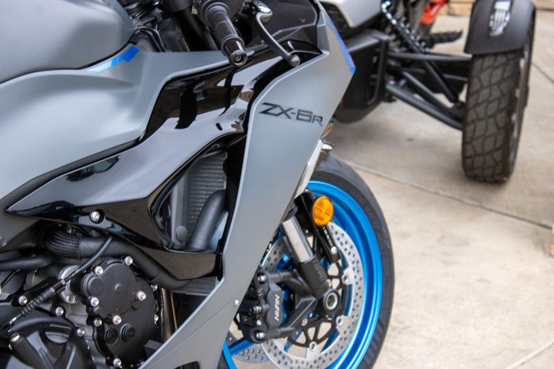 NEW 2026 KAWASAKI NINJA ZX-6R ABS Image 12