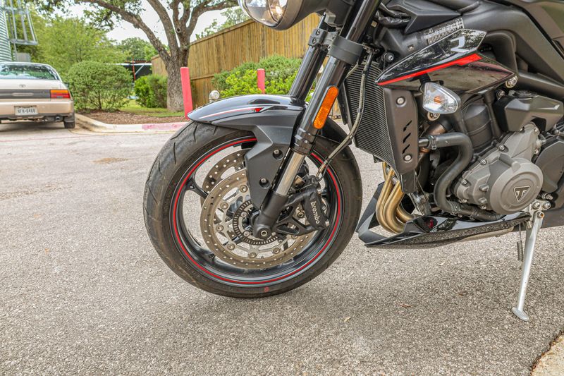USED 2018 TRIUMPH STREET TRIPLE R Image 9