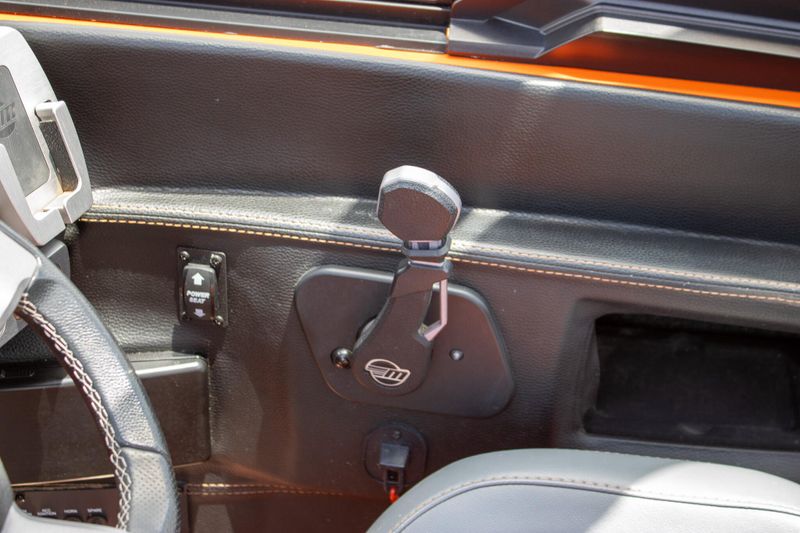 USED 2020 MALIBU 24 MXZ Image 23