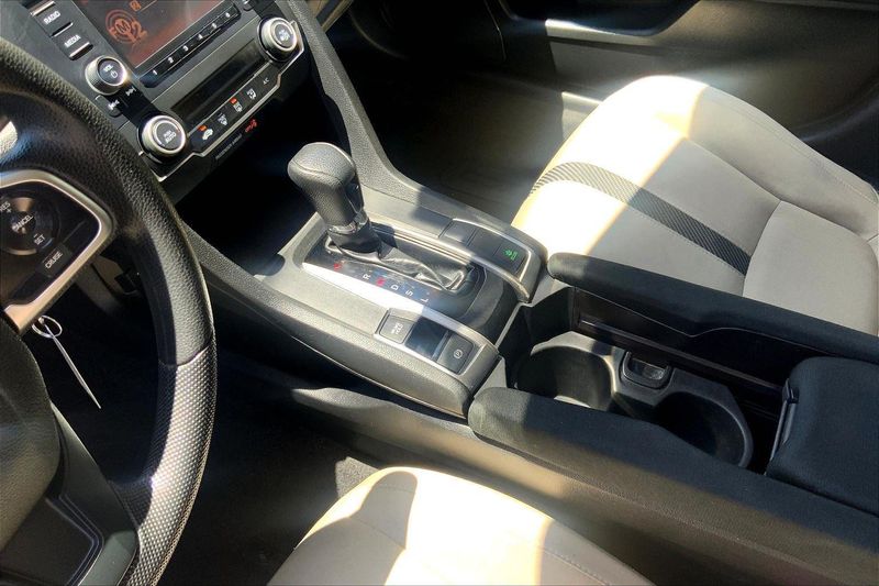 2018 Honda Civic LX photo 16