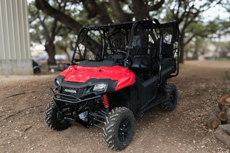 2024 Honda PIONEER 7004 DELUXE REDImage 8