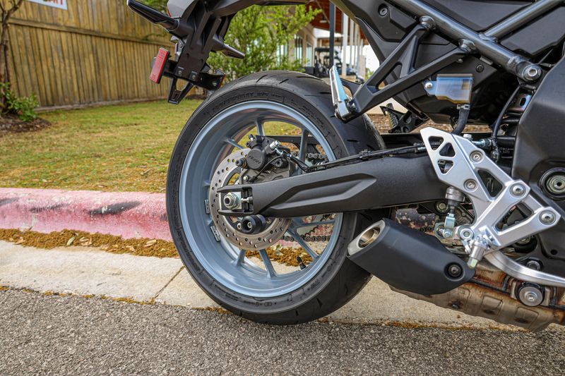 USED 2024 SUZUKI GSX-8S Image 11