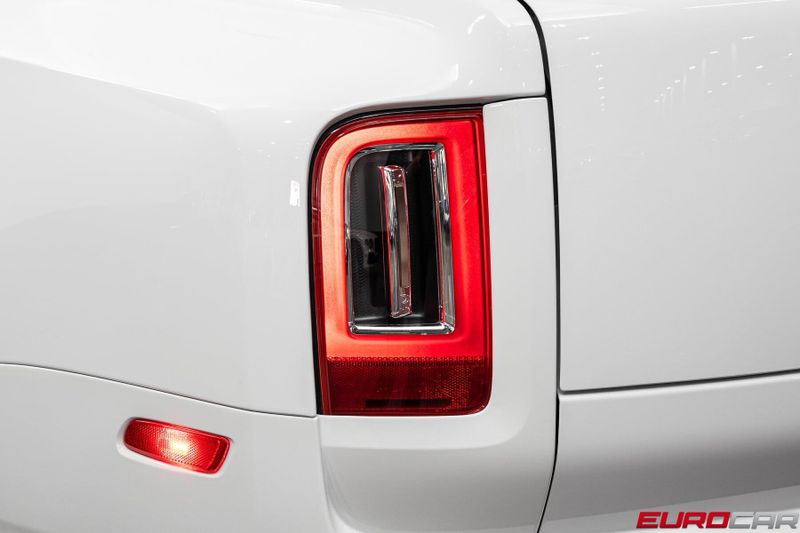 Used 2024 Rolls-Royce Cullinan Black Badge *BESPOKE INTERIOR*Image 19