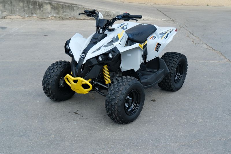 New 2025 Can-Am RENEGADE 110 EFI CATALYST GRAY AND NEO YELLOW Image 7