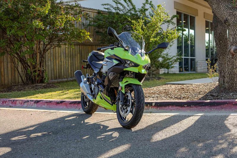 NEW 2026 KAWASAKI NINJA 500 SE ABS Image 1