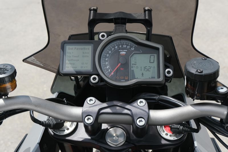 2016 KTM 1290 SUPER DUKE GREY AND ORANGE Image 21