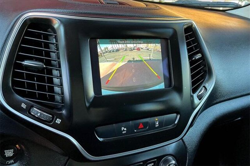 2021 Jeep Cherokee Latitude LuxImage 21