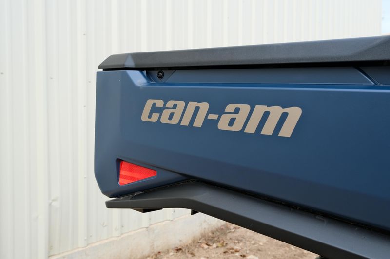 NEW 2026 CAN-AM DEFENDER MAX XT CAB HD11 WITH 1025 INCH TOUCHSCREEN Image 17