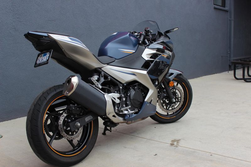 2023 Kawasaki Ninja�� 400 Base Image 2