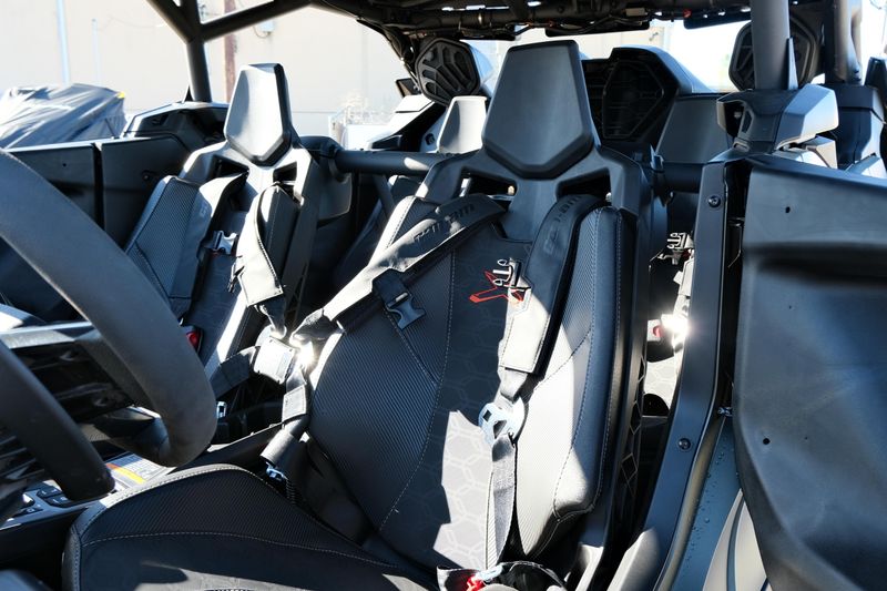 NEW 2026 CAN-AM MAVERICK R MAX X RC WITH SMARTSHOX 999T DCT Image 16