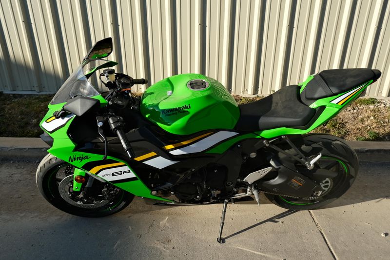 NEW 2025 KAWASAKI NINJA ZX6R KRT EDITION ABS Image 6