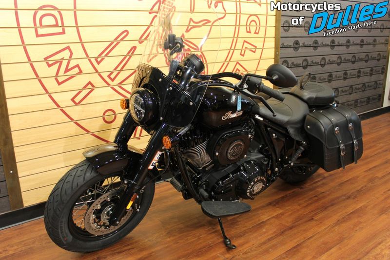 2025 Indian Motorcycle Super Chief Dark Horse Image 4
