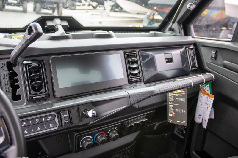 NEW 2026 CAN-AM DEFENDER LIMITED CAB HD11 Image 15