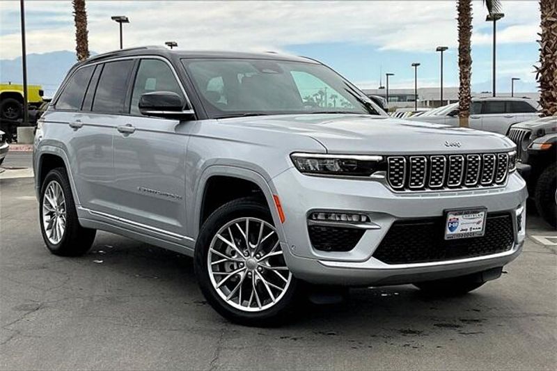 2023 Jeep Grand Cherokee Summit 4xe in a Silver Zynith exterior color and Tupelo/Blkinterior. I-10 Chrysler Dodge Jeep Ram (760) 565-5160 pixelmotiondemo.com 