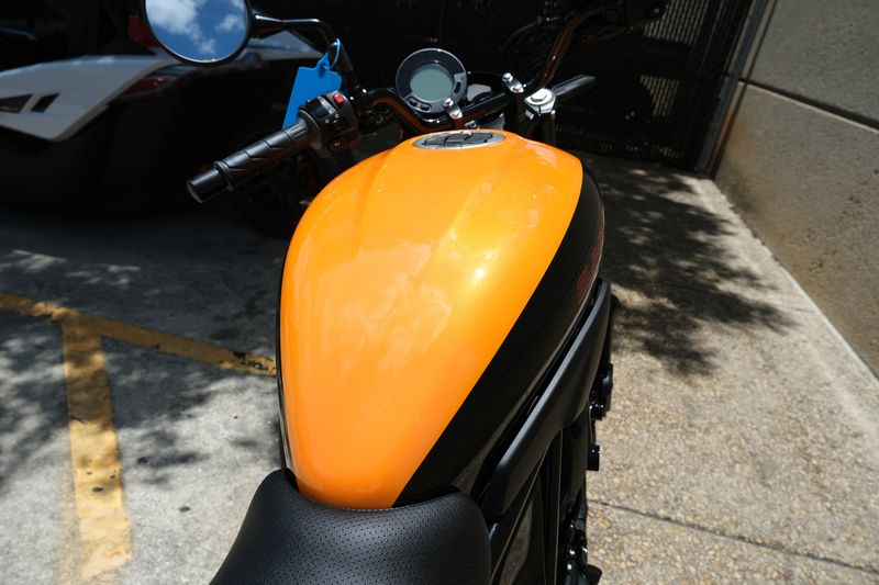 2024 Kawasaki ELIMINATOR SE ABS CANDY STEEL FURNACE ORANGE AND EBONYImage 8