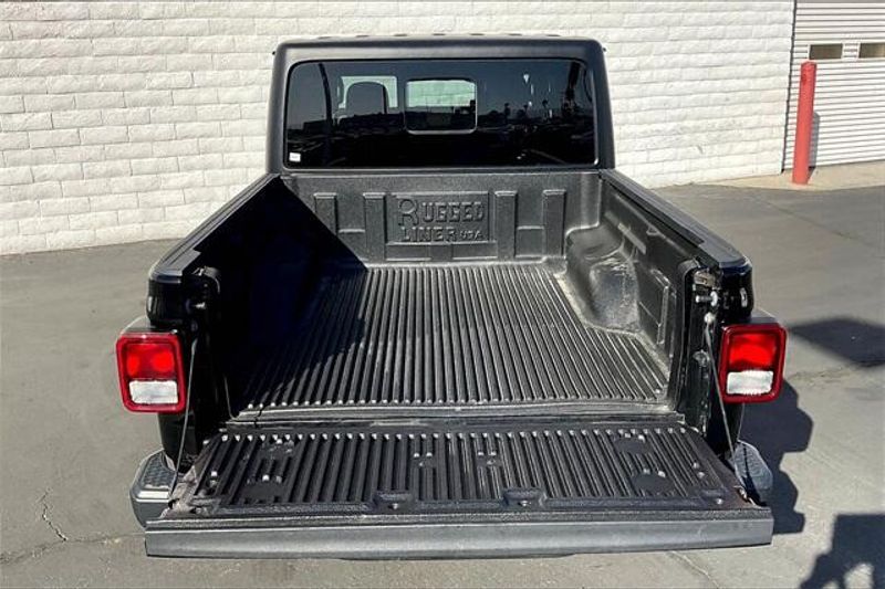2023 Jeep Gladiator OverlandImage 33