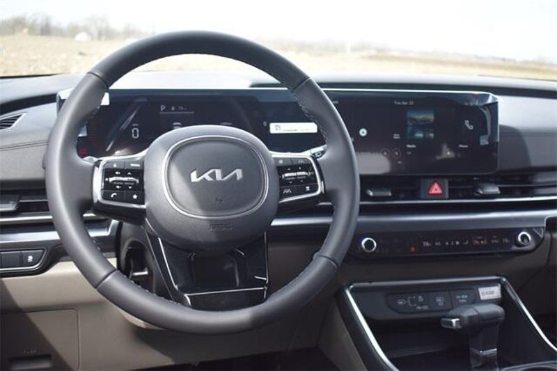 2025 Kia Carnival LXSImage 17