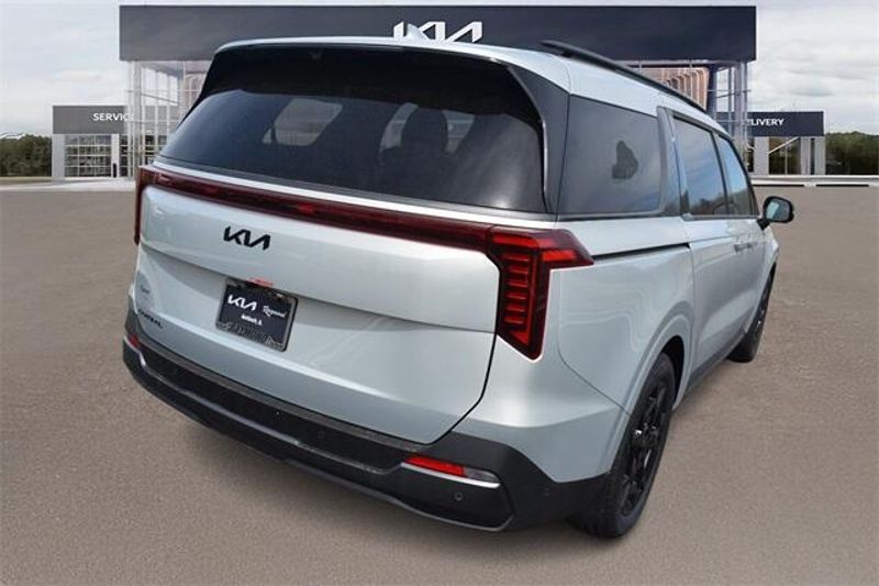 2025 Kia Carnival SX PrestigeImage 3