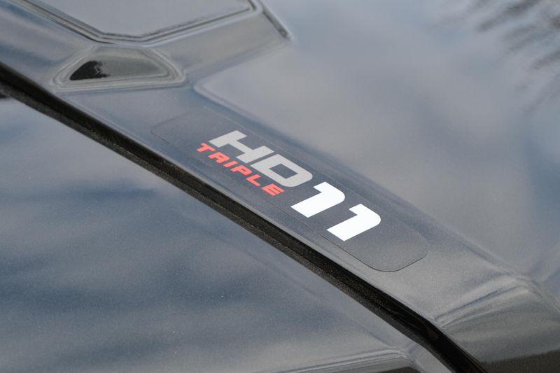 NEW 2026 CAN-AM DEFENDER MAX XT CAB HD11 WITH 1025 INCH TOUCHSCREEN Image 13