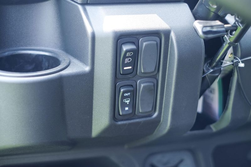 New 2025 Polaris RANGER CREW 1000 PREMIUM GRANITE GRAY Image 5