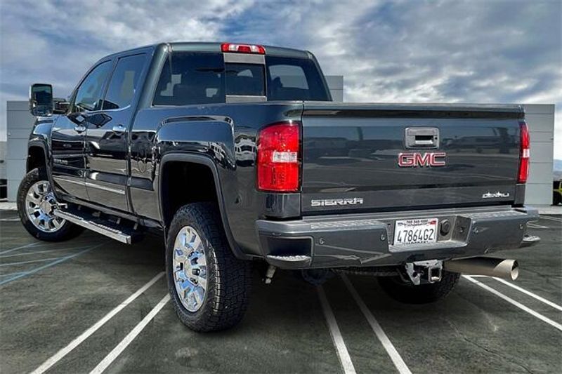 Used 2017 GMC Sierra 2500HD DenaliImage 10